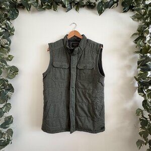 Outpost Buckle Sleeveless Full Zip Button Puffer Vest Olive Green Men’s Size M